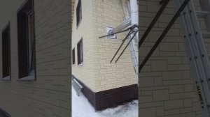 Монтаж фасадного сайдинга 4. Проход печной трубы через стену