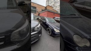 Край брошенный авто в Москве)
