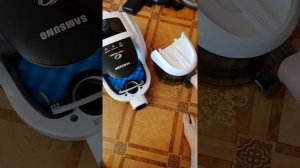 Шняга от Самсунга пылесос который выдувает пыль .