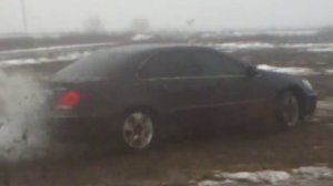 Хонда Легенд 3.5 SH-AWD тест драйв в поле