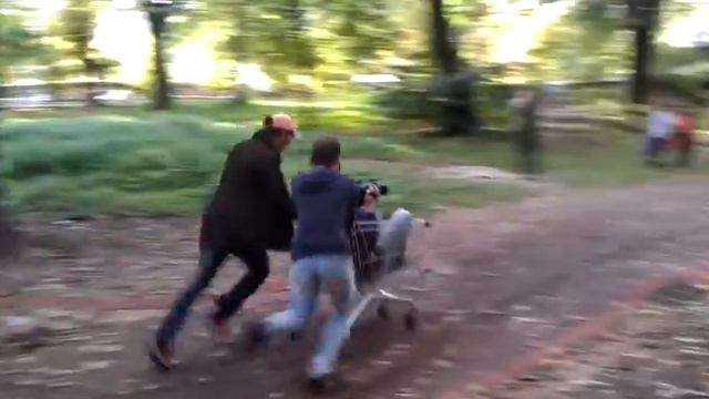 ТКТ снимает видео в Нескучном саду смотреть онлайн