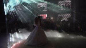 Танец молодоженов на свадьбе с лазером "Эффект Золушки".  Свадьба в концерт хол "Фамилия"