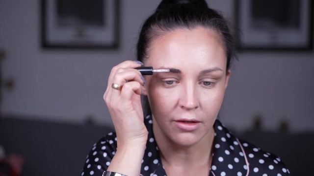 Легкий макияж .Макияж глаз. Увеличиваем губы. смотреть онлайн