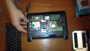 How to disassemble and clean Acer Aspire One D255, D257, D260