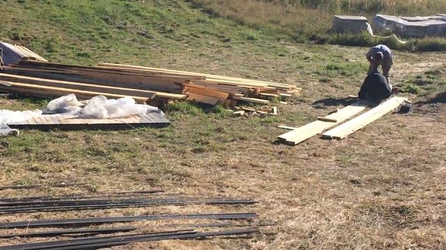 Устройство гидроизоляции, монтаж утеплителя (11 часть) смотреть онлайн