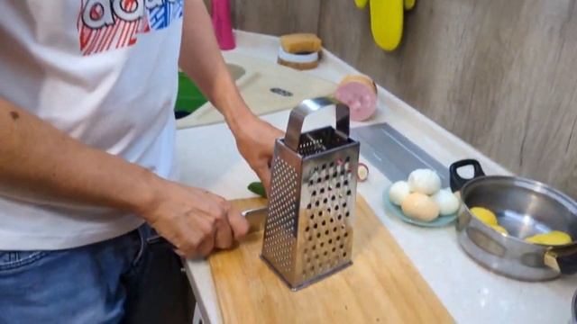 ? Пасхальная окрошка на кефире | По маминому рецепту смотреть онлайн