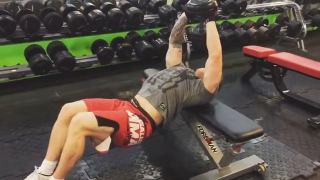 Это пулловер Детка!) смотреть онлайн