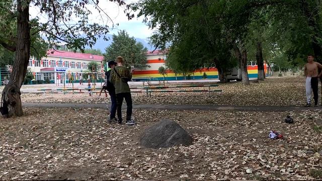 АМБИЦИОЗНЫЙ ЛЕВ:СПОР С ДРУГОМ/СДЕЛАТЬ 100 САЛЬТО ЗА 10 МИНУТ! смотреть онлайн