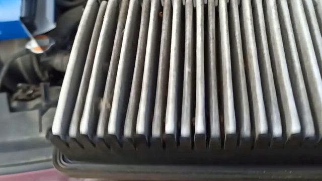 Замена воздушного фильтра на Хендай Солярис (Hyundai Solaris) смотреть онлайн