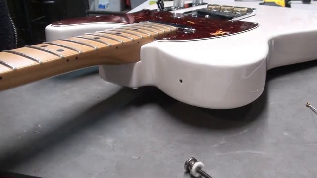 Another White Blonde! Fender American Deluxe Telecaster...it just needs some TLC and a Basic Setup смотреть онлайн