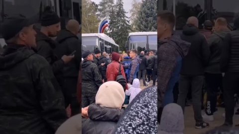 А вот так вчера в городе Изобильный Ставропольского края, провожали мобилизованных ребят