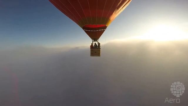 Полеты на воздушном шаре в облаках смотреть онлайн