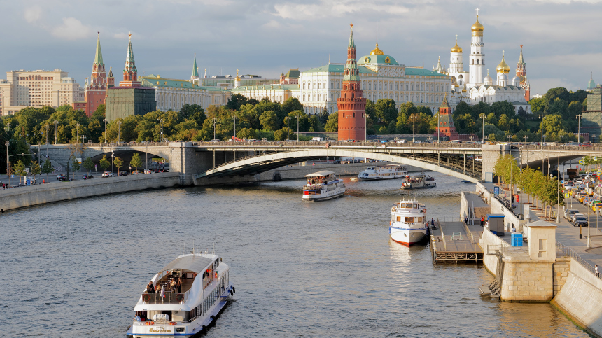 Жителям Москвы и Петербурга пообещали теплую погоду 1 сентября