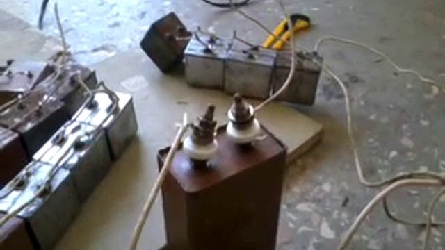 Как не следует разряжать конденсаторы?