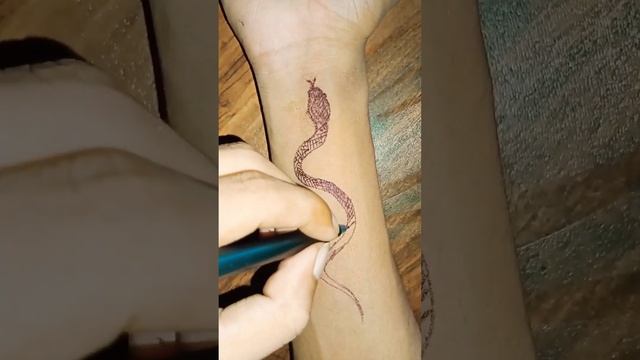 snake tattoo on hand || ?#shorts #shortsfeed #tattoo #youtubeshorts