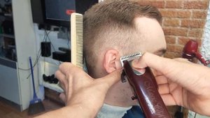 Самая популярная мужская стрижка насадки 6.3.0 Мм// Стрижка зачёсыванием набок // Стрижка набок //
