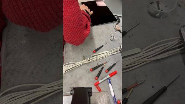 How to fix MacBook retina 15 inch a1707 without bottom heater