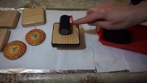 Подставка для куклы своими руками. How to make a doll stand.