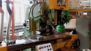 Станок 6т12. Фрезеровка клина-обоймы для задвижки на 300 мм(2 операция).(2009 год)