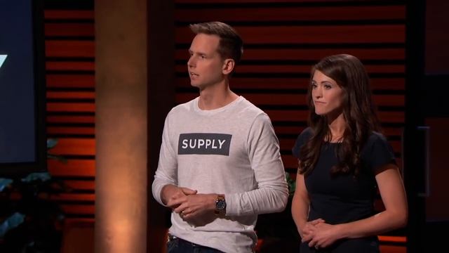 Kevin O'Leary and Robert Herjavec Battle Over Supply - Shark Tank смотреть онлайн