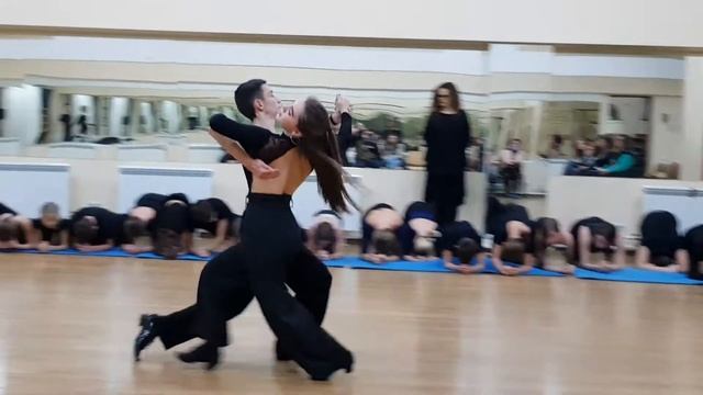 Медленный вальс (ищем партнершу) - Slow waltz (looking for a dance partner)