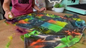 How to Tie Dye using Bleach and Spray Dye. Reverse Tie Dye technique