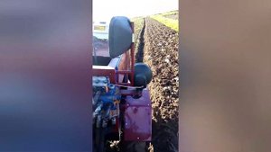 Вспашка на самодельном минитракторе переломка