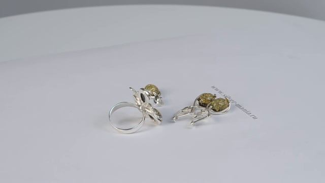 Комплект украшений из серебра с янтарем смотреть онлайн