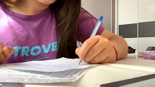 Что делать летом?/Английский и Корейский смотреть онлайн