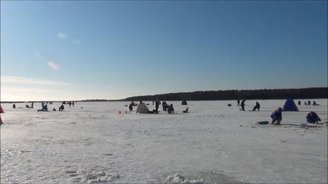7- Валера отпускает маленькую рыбку. Вова спит в палатке. смотреть онлайн