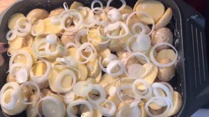 Свинина с картофелем в духовке Картошка и мясо в духовке Вкусная еда Простой Рецепт Жарим мясо