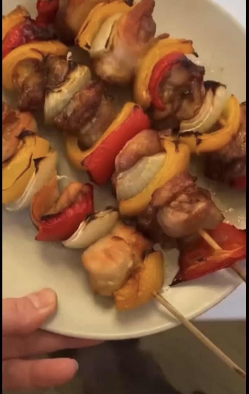 Мини шашлычки с овощами .