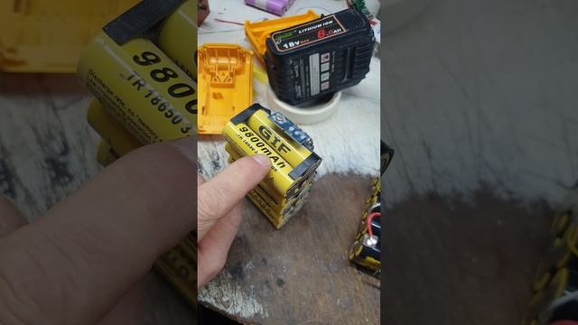 DeWalt 8Ah с Али экспресс ....  Подделка подделки.