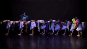 Сварливые прачки. Современный танец.