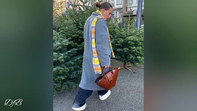 СТИЛЬНЫЕ СОЧЕТАНИЯ СЕРОГО ЦВЕТА В ОДЕЖДЕ В ЗИМНИХ ОБРАЗАХ 2023 смотреть онлайн