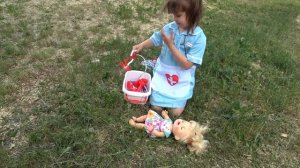 ИГРАЕМ В ДОКТОРА - У МЕНЯ ЗАБОЛЕЛ РЕБЕНОК ! ВИДЕО ДЛЯ ДЕТЕЙ