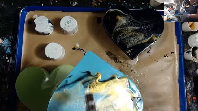 Resin Pouring On Wooden Hearts | Epoxy Resin Art смотреть онлайн