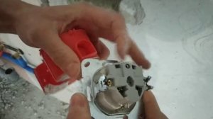 Установка розеток и подрозетников Gira