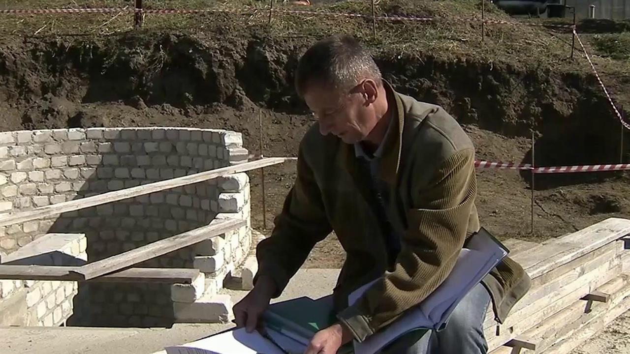 Житель Волгоградской области не может построить до...а обнаруженного на участке древнего захоронения