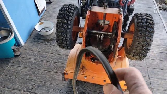 Снегоуборщик, замена ремня, привод шнэка.Чть1я смотреть онлайн