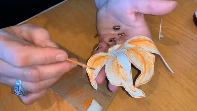 Декор сосуда, белой, чёрной кожей! Часть 1 смотреть онлайн