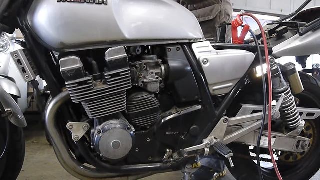 YAMAHA XJR400 ジャンピングでクランキング