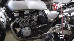 YAMAHA XJR400 ジャンピングでクランキング