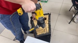 Перфоратор деволт