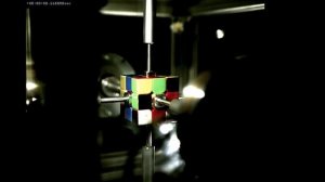 Machine solves Rubik's Cube in only 0.38 seconds : 3D puzzle world record : Rubik's Contraption