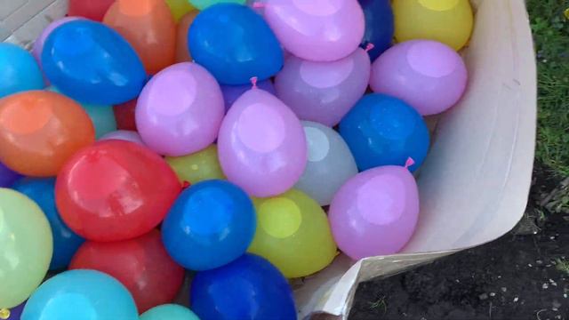 Построил ОГРОМНЫЙ басейн из Шариков! И прыгнул туда! смотреть онлайн