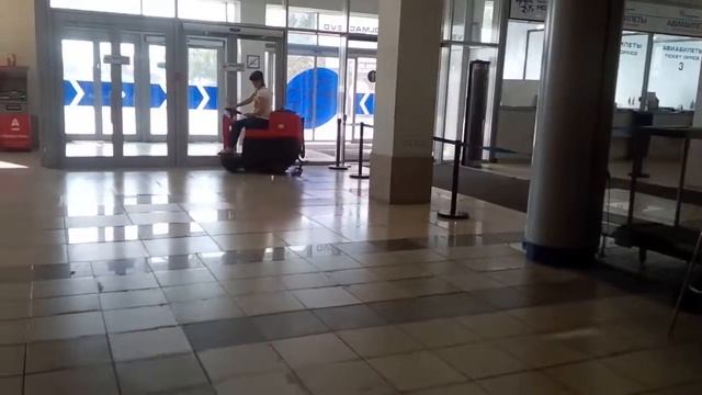 Уборка в международном аэропорту Новосибирск Толмачево смотреть онлайн