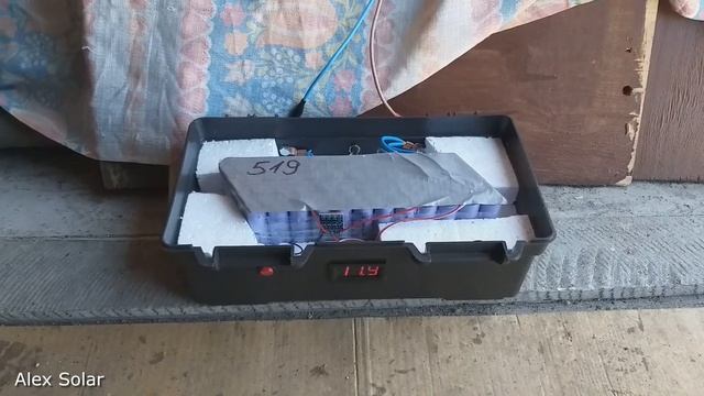 Солнечная батарея для гаража. Заряжаю литиевый аккумулятор от солнечной батареи. смотреть онлайн