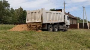 Заказчик купил карьерный песок вместо речного. Сколько он сэкономил?