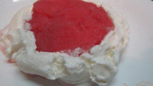 Десерт из замороженного арбуза с мороженым